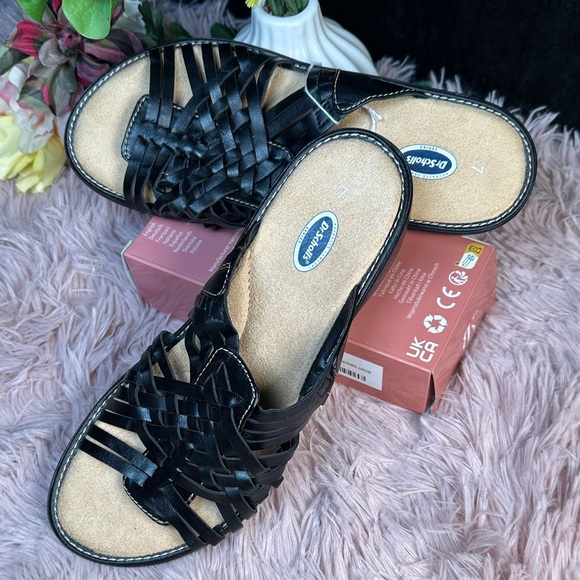 Dr. Scholl's Black Woven Sandals - Picture 4 of 10